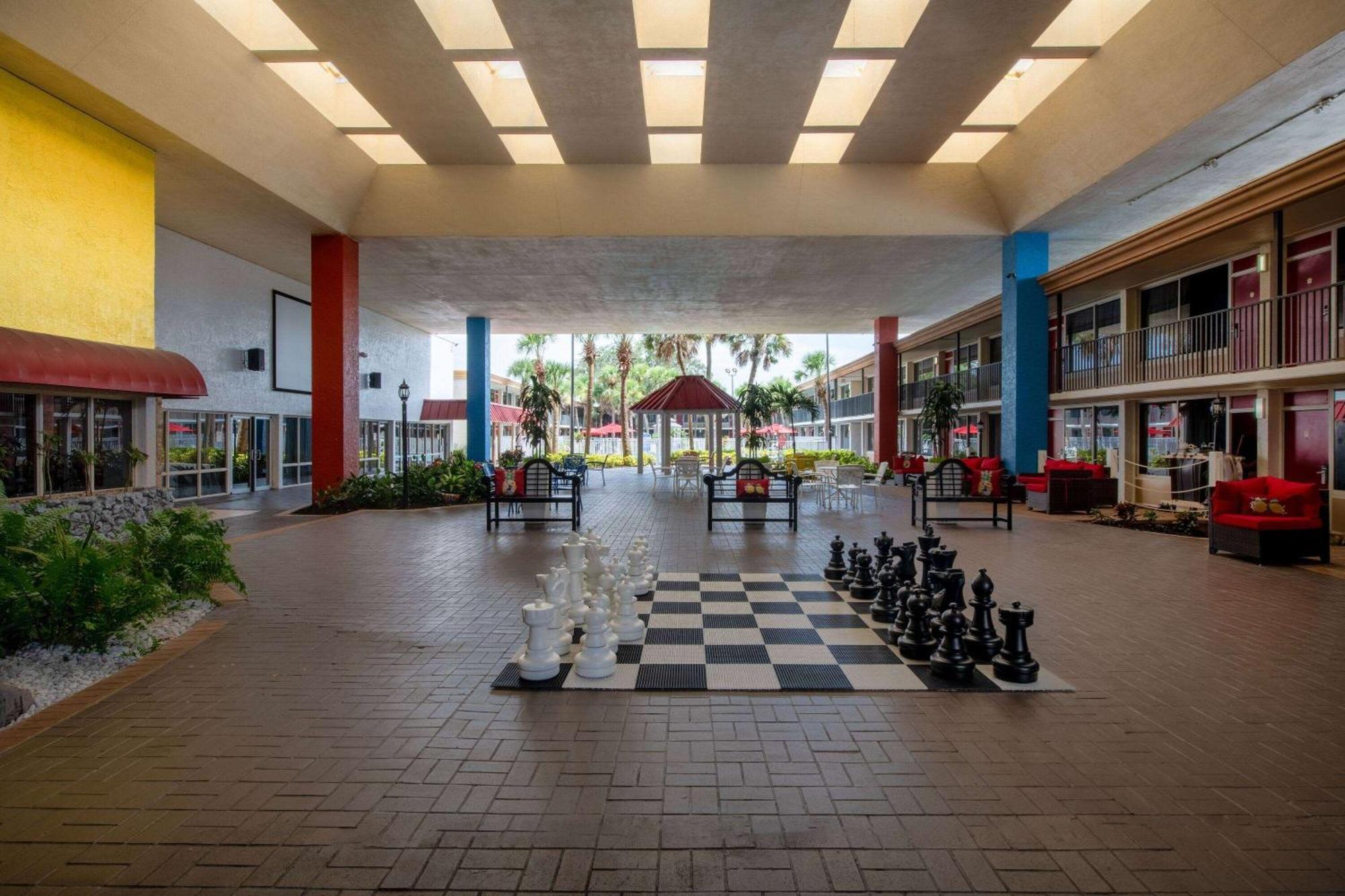 Hotel Ramada By Wyndham Kissimmee Gateway Orlando Exterior foto